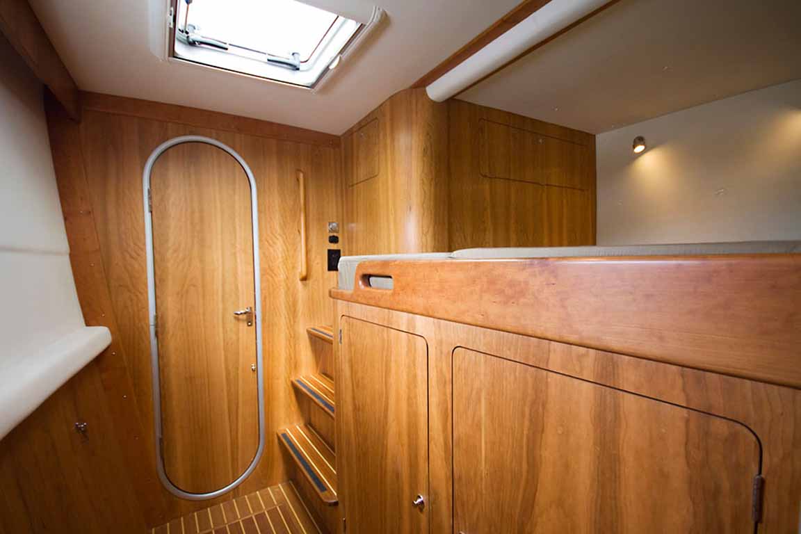 catamaran-forward-cabin2