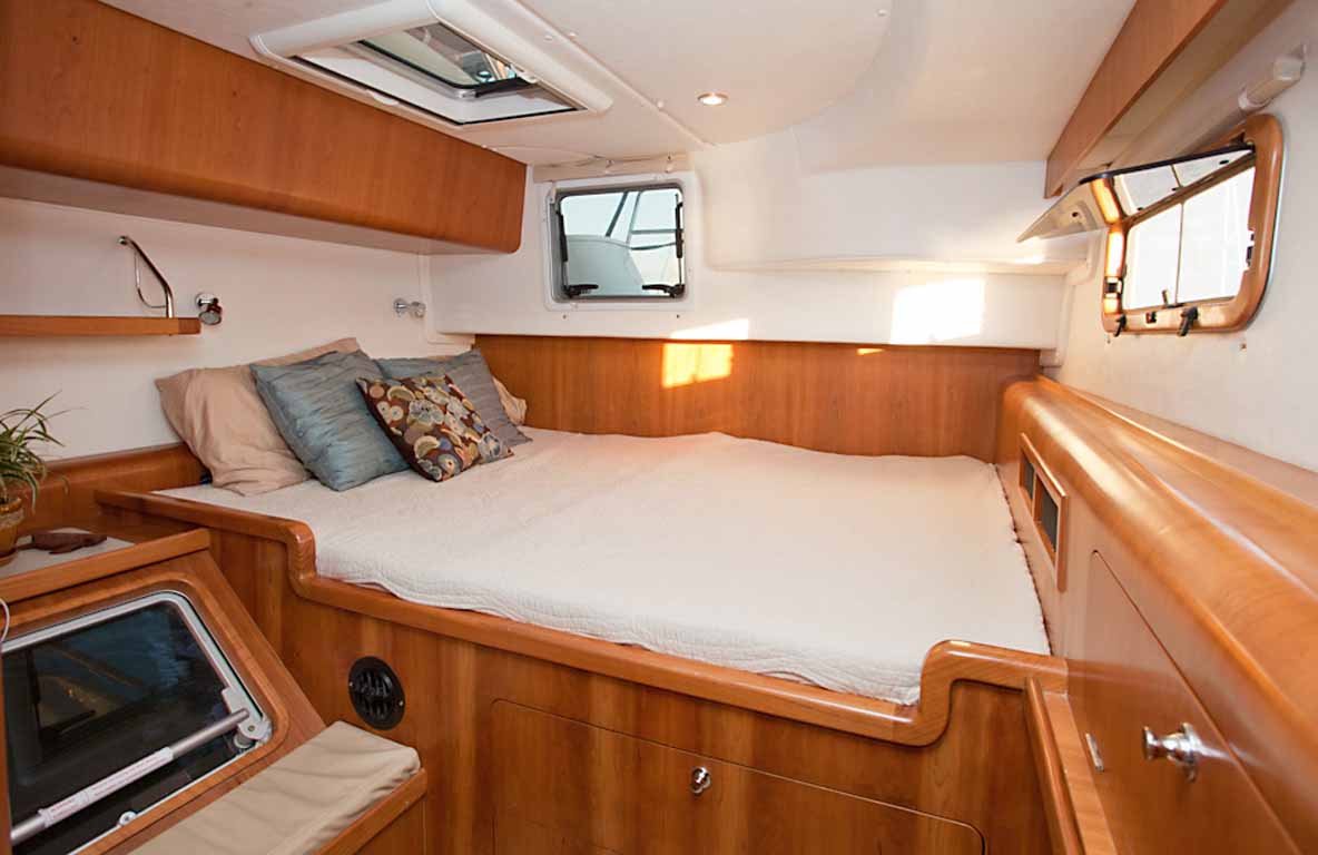 catamaran-guest-bedroom