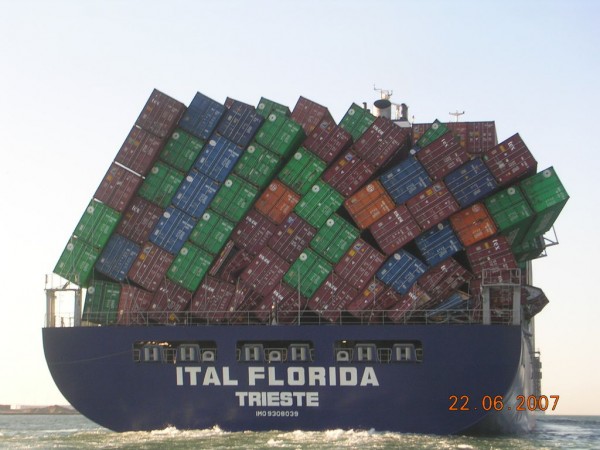 floating-shipping-containers-i6