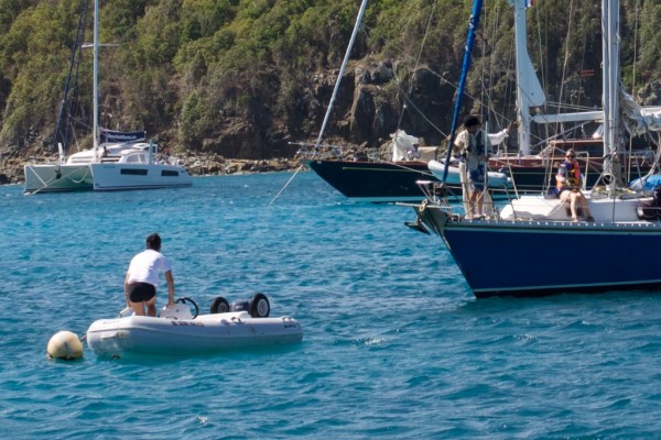 Mooring ball helper